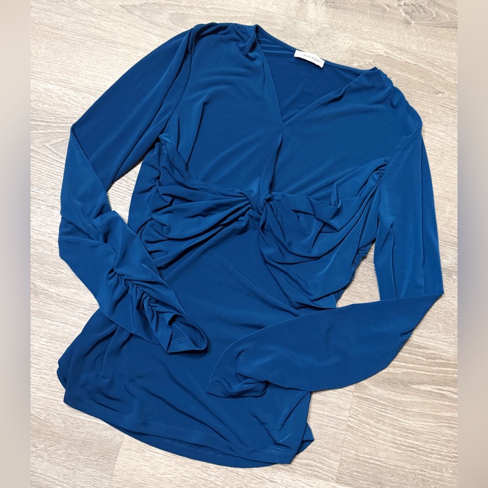 •CALVIN KLEIN• BLOUSE